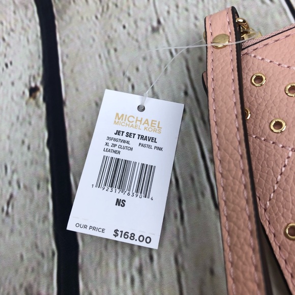 MICHAEL KORS Extra Large Leather ZIP Clutch - Picture 4 of 5